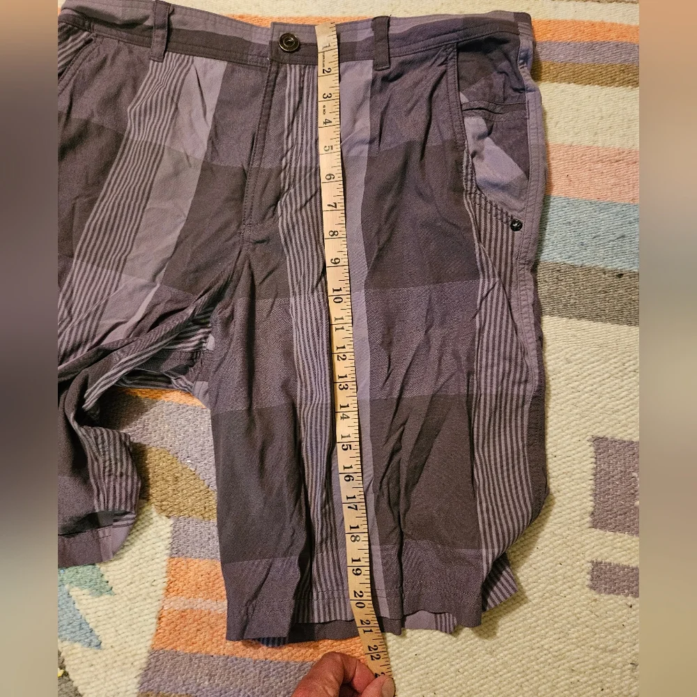 Lululemon Kahuna Shorts size 36 - Picture 3 of 6